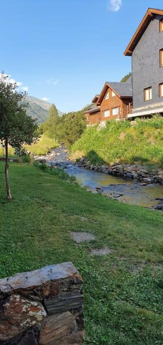 Acollidor estudi amb encant nòrdic i amb parquing, al costat de Grandvalira Canillo Exterior foto