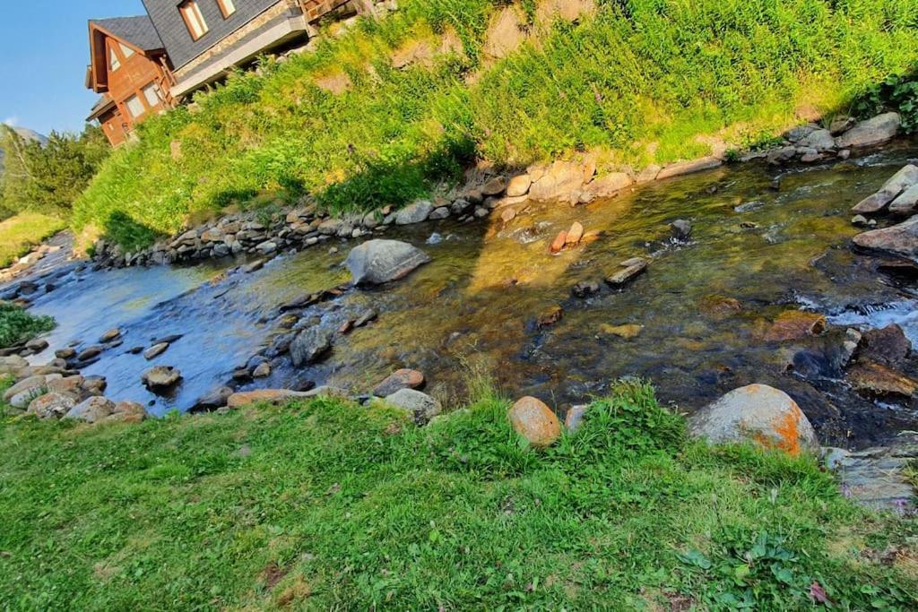 Acollidor estudi amb encant nòrdic i amb parquing, al costat de Grandvalira Canillo Exterior foto